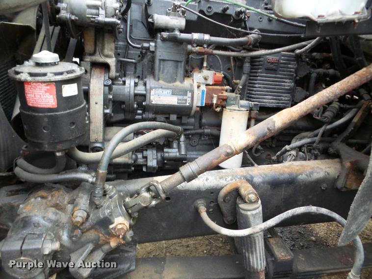 image for item DA7254 1995 Ford LTA9000 Aero Max 106 semi truck