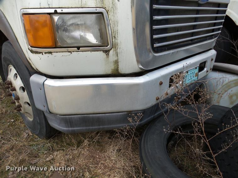 image for item DA7254 1995 Ford LTA9000 Aero Max 106 semi truck