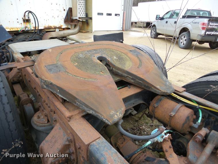 image for item DA7254 1995 Ford LTA9000 Aero Max 106 semi truck