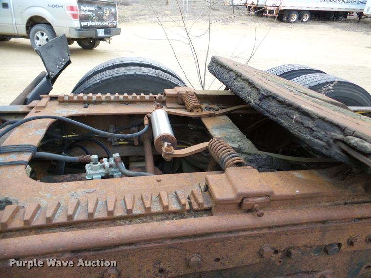 image for item DA7254 1995 Ford LTA9000 Aero Max 106 semi truck