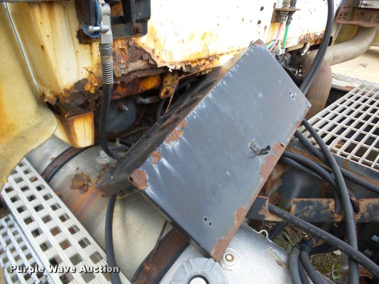 image for item DA7254 1995 Ford LTA9000 Aero Max 106 semi truck