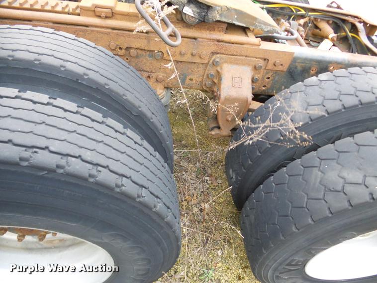 image for item DA7254 1995 Ford LTA9000 Aero Max 106 semi truck