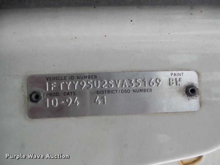 image for item DA7254 1995 Ford LTA9000 Aero Max 106 semi truck