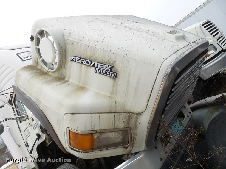 image for item DA7254 1995 Ford LTA9000 Aero Max 106 semi truck