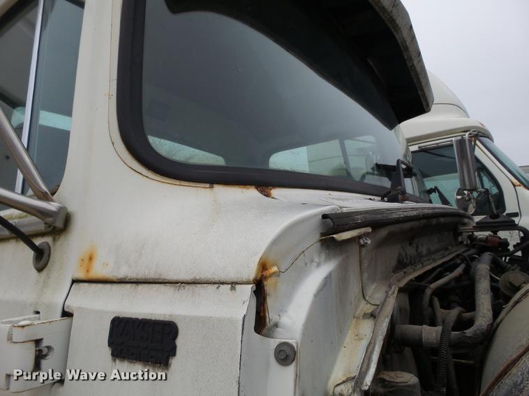 image for item DA7254 1995 Ford LTA9000 Aero Max 106 semi truck