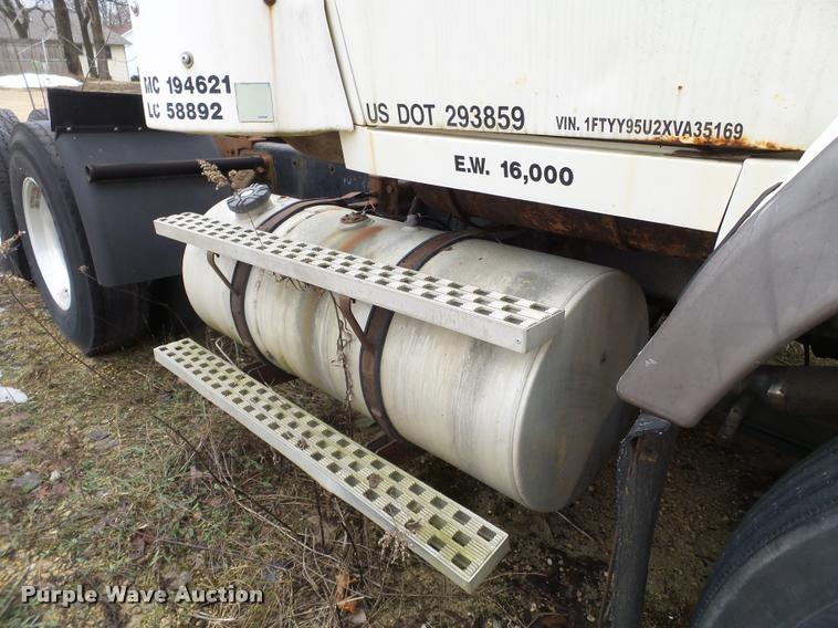 image for item DA7254 1995 Ford LTA9000 Aero Max 106 semi truck