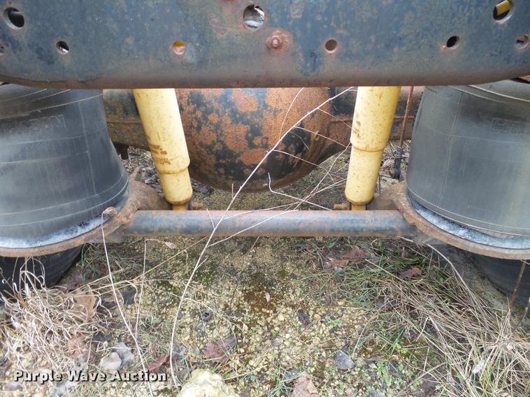 image for item DA7254 1995 Ford LTA9000 Aero Max 106 semi truck