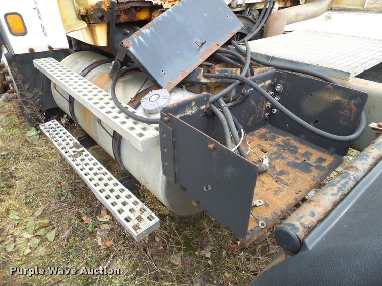 image for item DA7254 1995 Ford LTA9000 Aero Max 106 semi truck