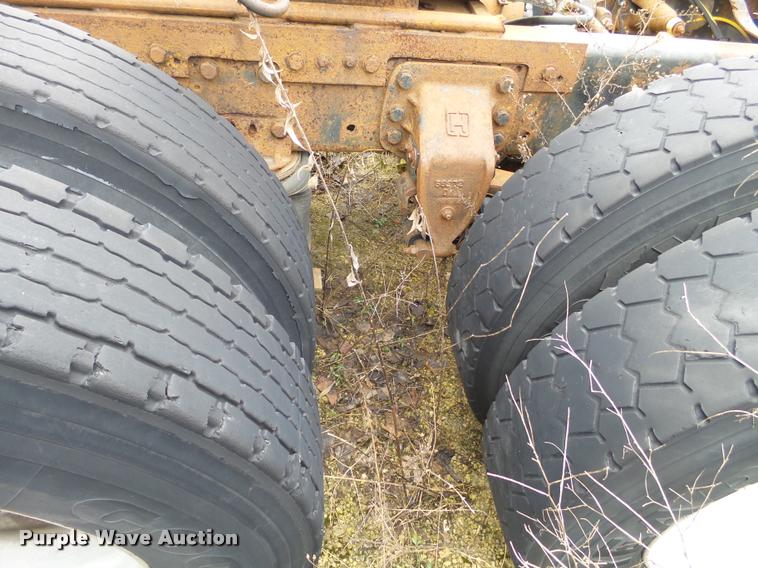 image for item DA7254 1995 Ford LTA9000 Aero Max 106 semi truck