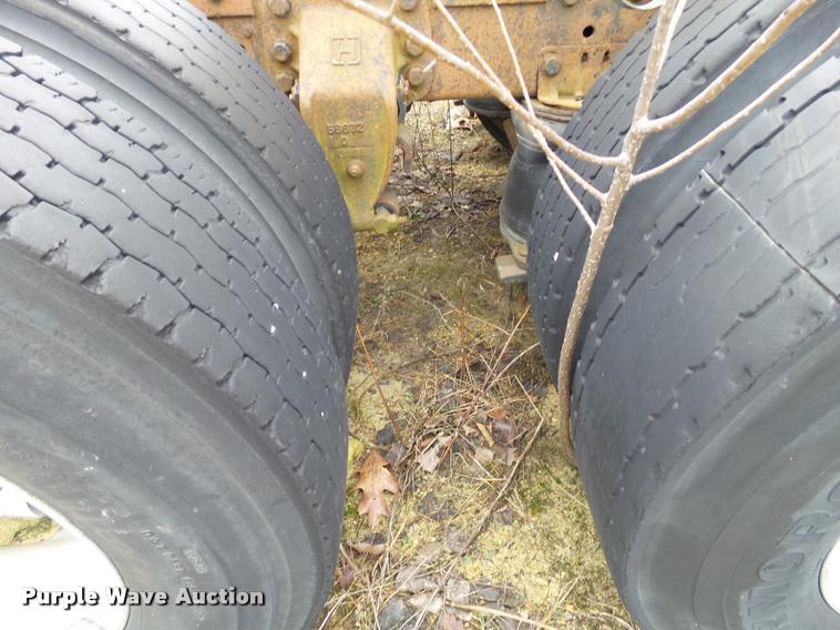 image for item DA7254 1995 Ford LTA9000 Aero Max 106 semi truck