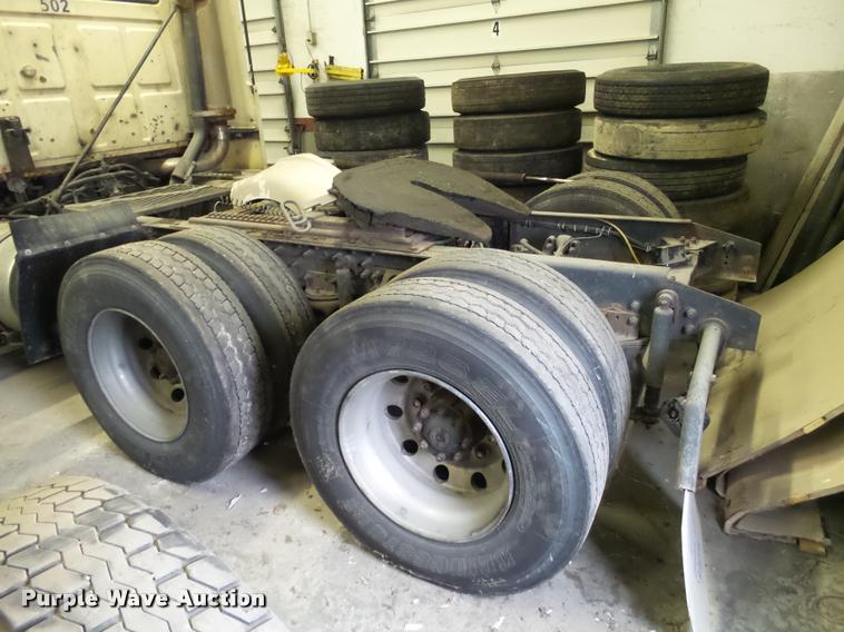 image for item DA7256 1997 Ford AT9513 Aeromax 113 semi truck