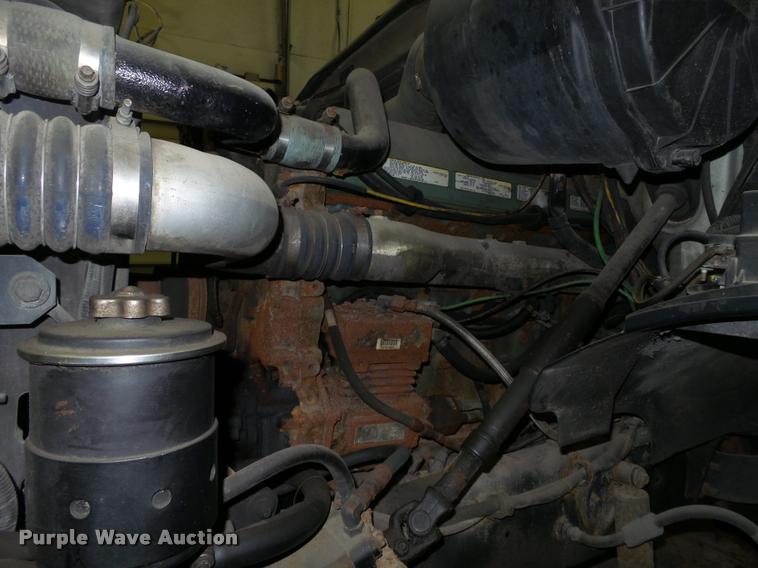 image for item DA7256 1997 Ford AT9513 Aeromax 113 semi truck