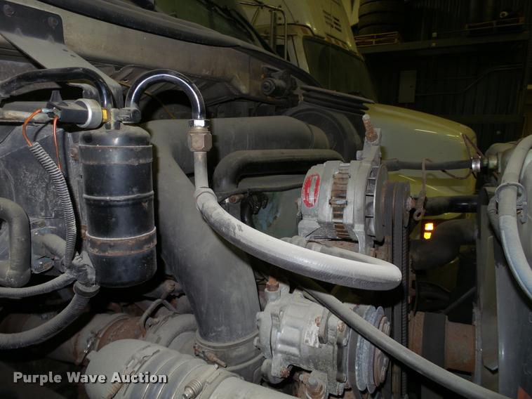 image for item DA7256 1997 Ford AT9513 Aeromax 113 semi truck