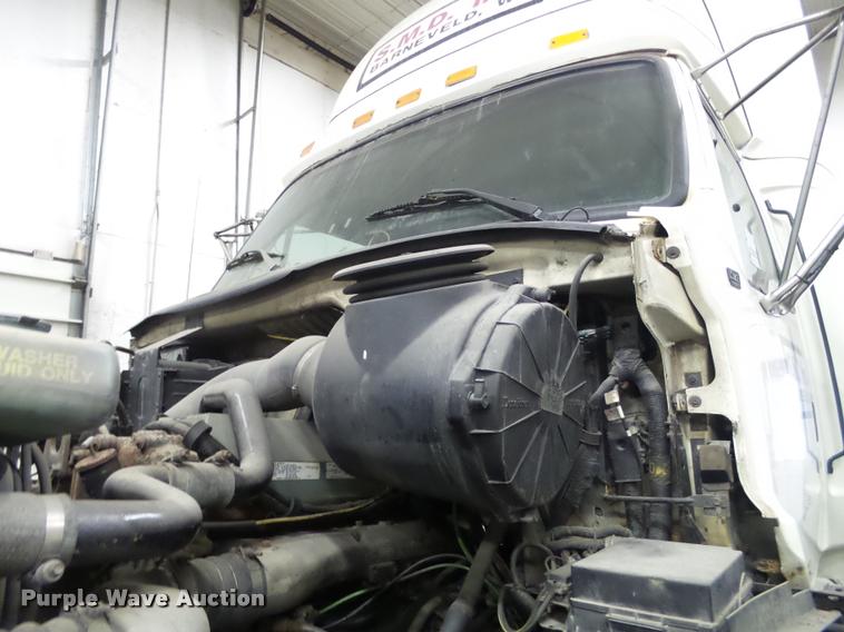 image for item DA7256 1997 Ford AT9513 Aeromax 113 semi truck