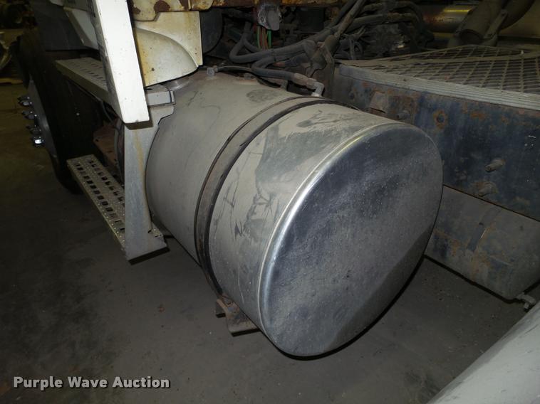 image for item DA7256 1997 Ford AT9513 Aeromax 113 semi truck