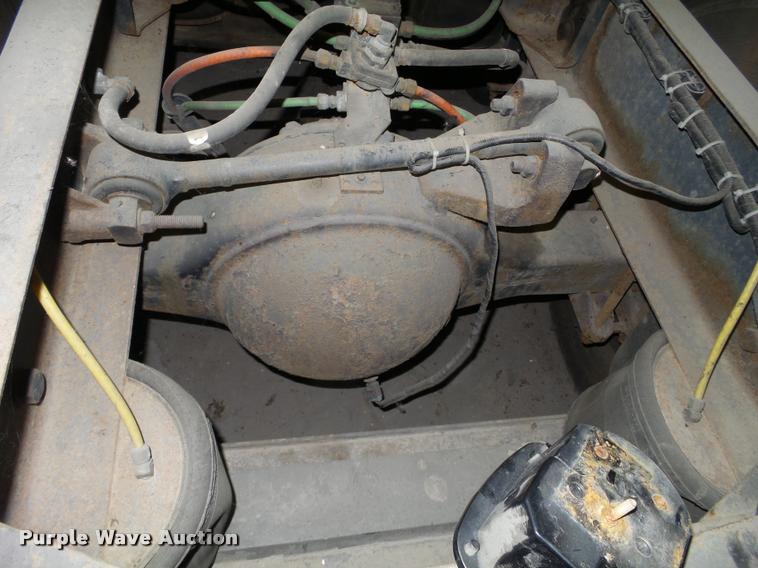 image for item DA7256 1997 Ford AT9513 Aeromax 113 semi truck