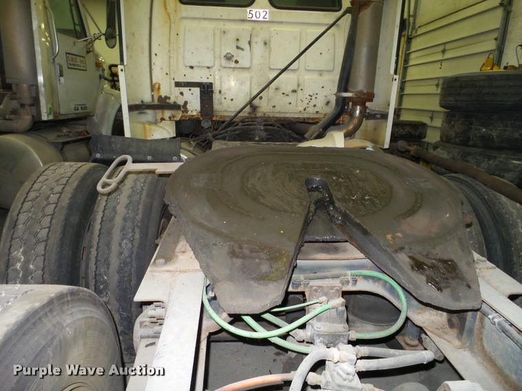 image for item DA7256 1997 Ford AT9513 Aeromax 113 semi truck