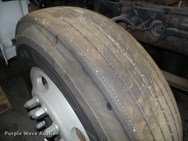 image for item DA7256 1997 Ford AT9513 Aeromax 113 semi truck