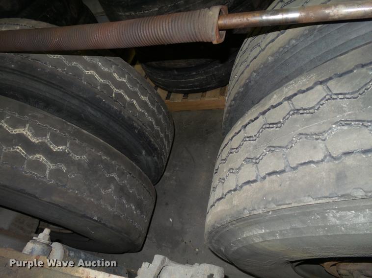 image for item DA7256 1997 Ford AT9513 Aeromax 113 semi truck