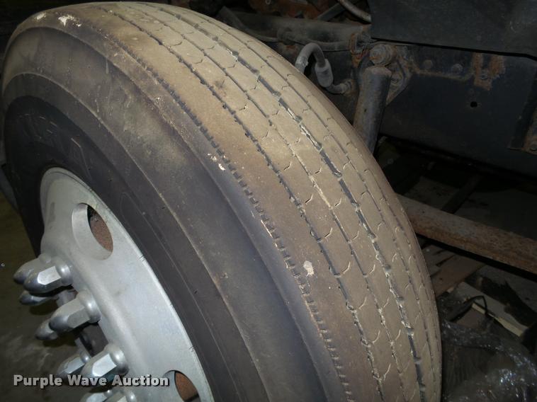 image for item DA7256 1997 Ford AT9513 Aeromax 113 semi truck