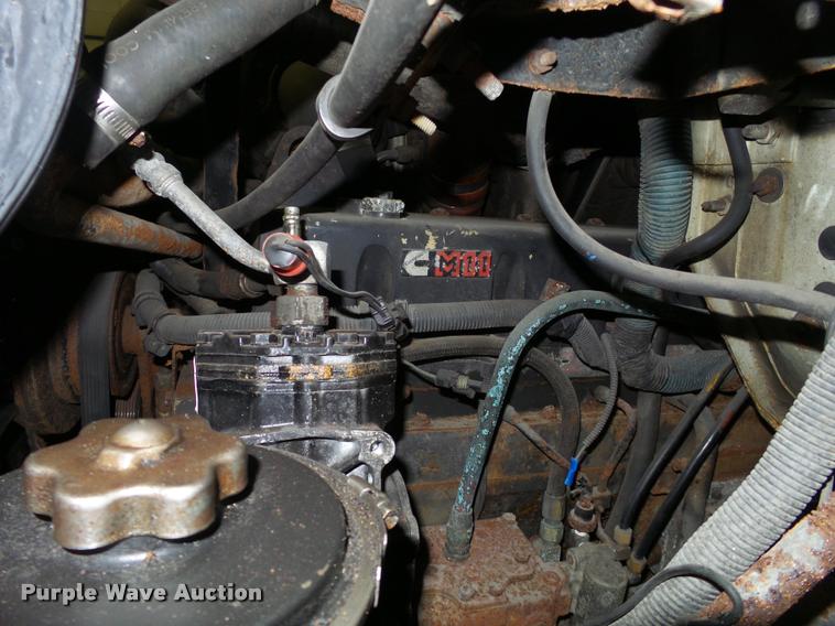 image for item DA7257 1995 International 8100 semi truck