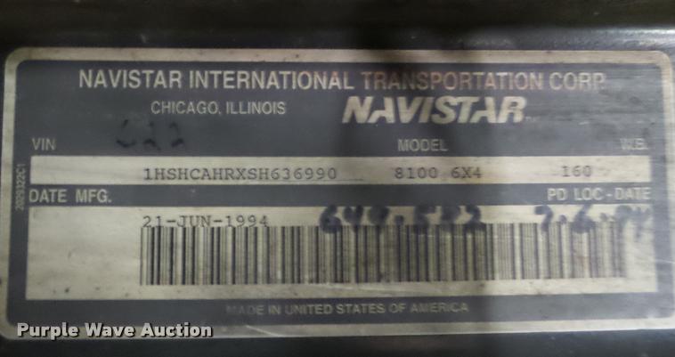 image for item DA7257 1995 International 8100 semi truck