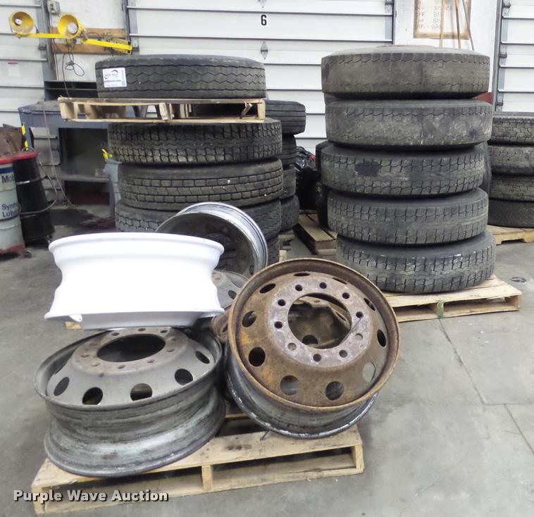 image for item DA7258 Approximately 65 tires