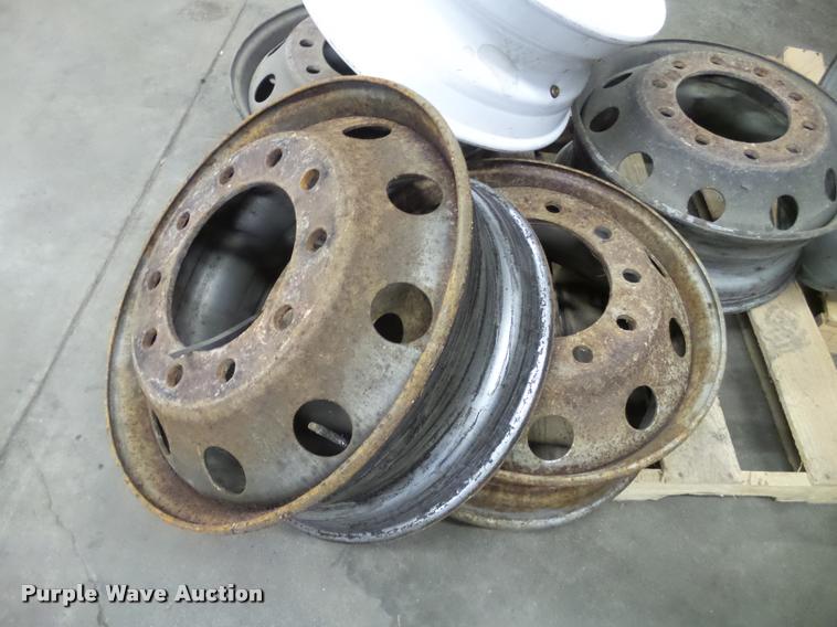 image for item DA7258 Approximately 65 tires