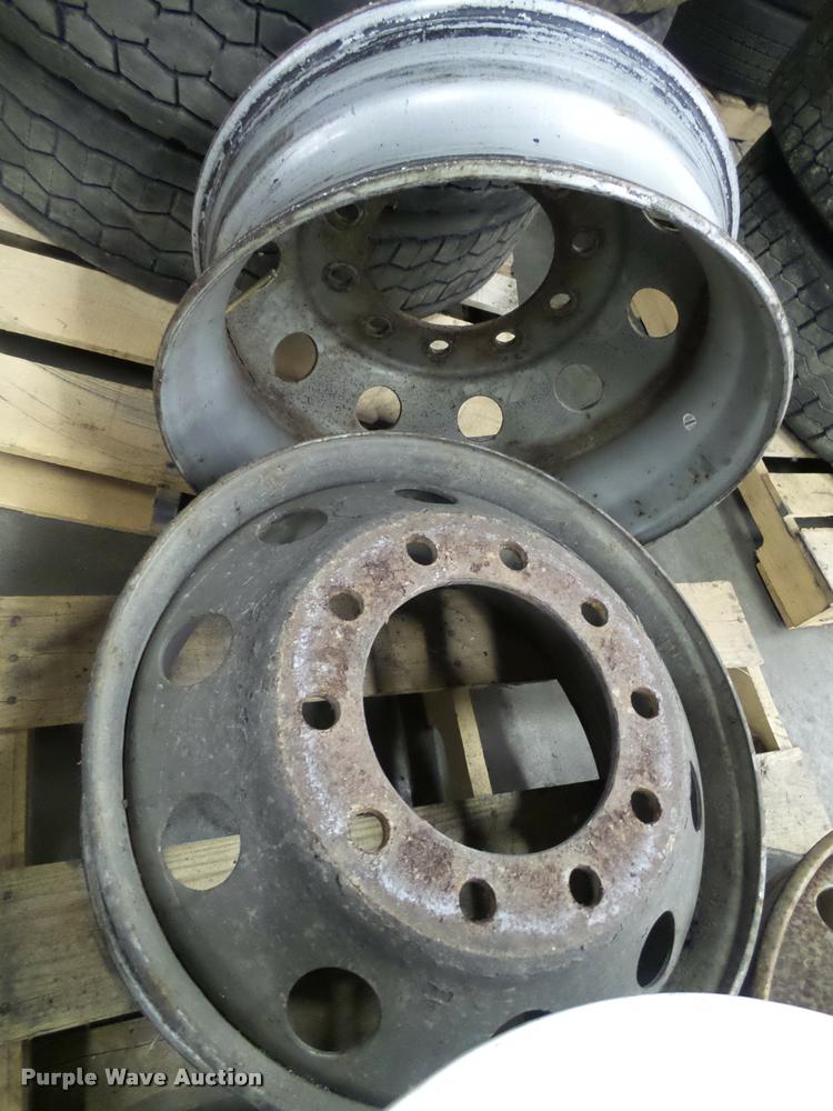 image for item DA7258 Approximately 65 tires