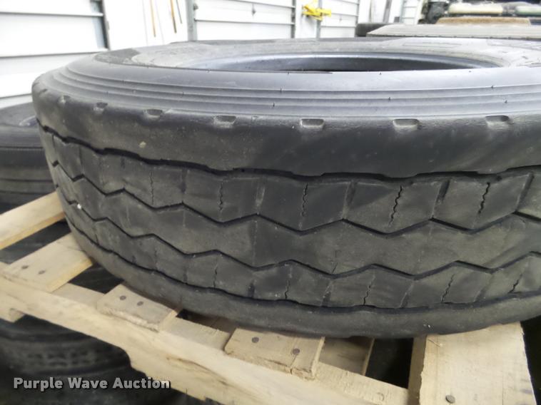 image for item DA7258 Approximately 65 tires