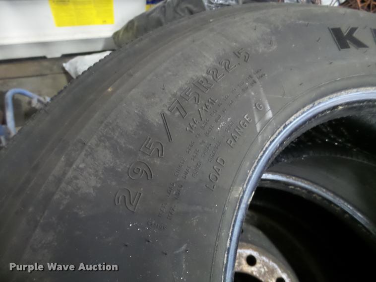 image for item DA7258 Approximately 65 tires