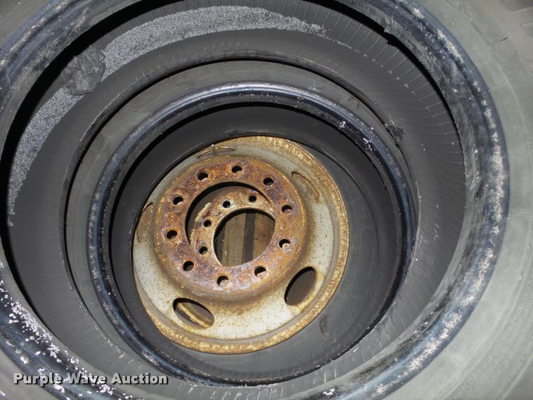 image for item DA7258 Approximately 65 tires