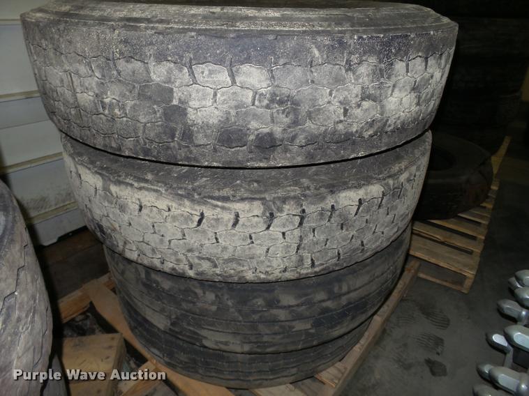 image for item DA7258 Approximately 65 tires
