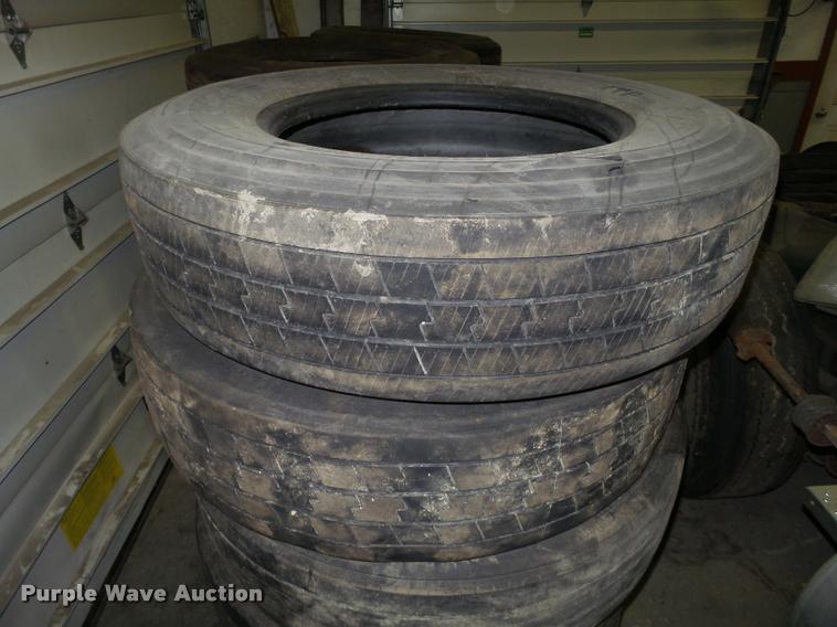 image for item DA7258 Approximately 65 tires