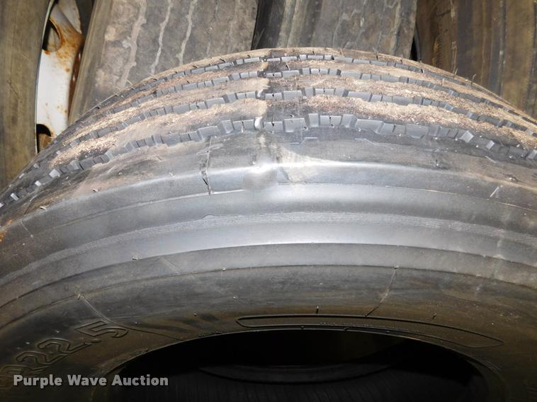image for item DA7258 Approximately 65 tires