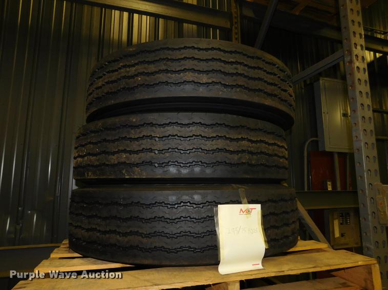 image for item DA7258 Approximately 65 tires