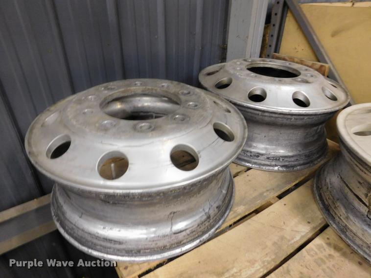 image for item DA7258 Approximately 65 tires