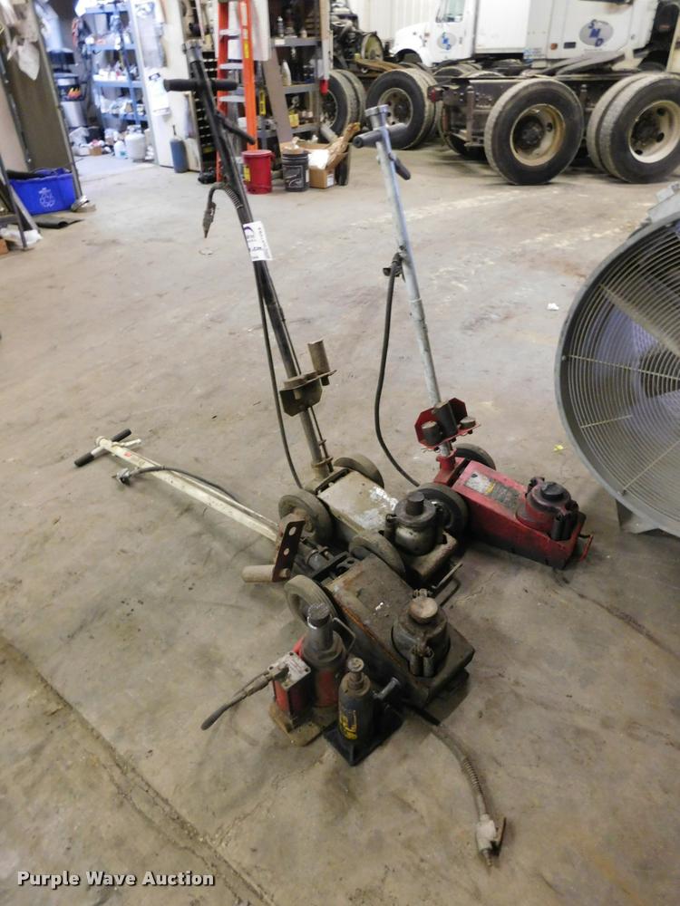 image for item DA7264 (4) air jacks