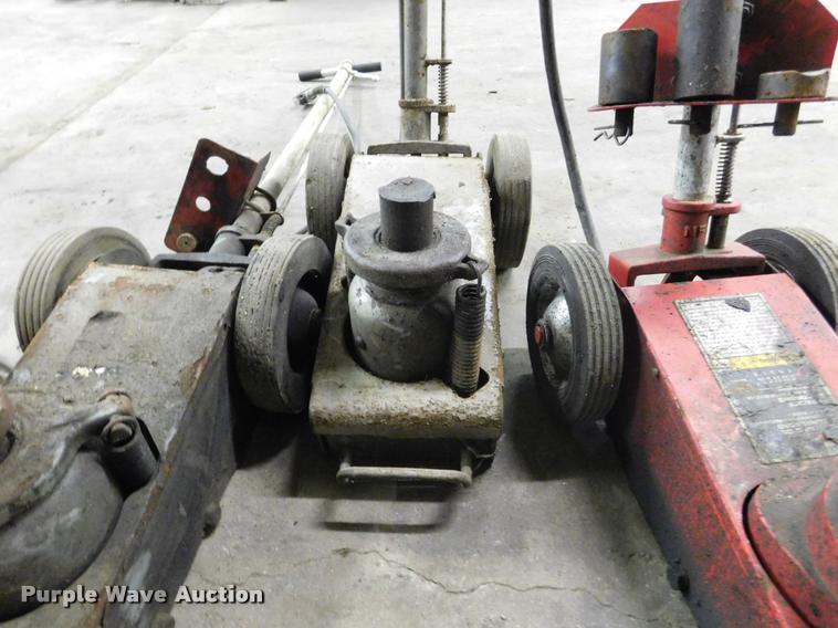 image for item DA7264 (4) air jacks