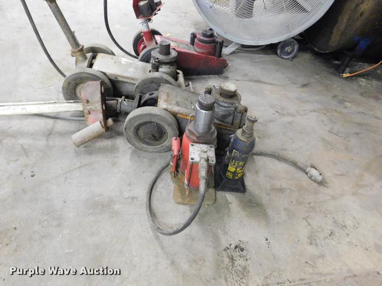 image for item DA7264 (4) air jacks