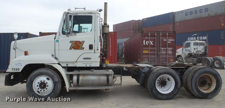 image for item DA7389 2001 Freightliner FLS112 semi truck