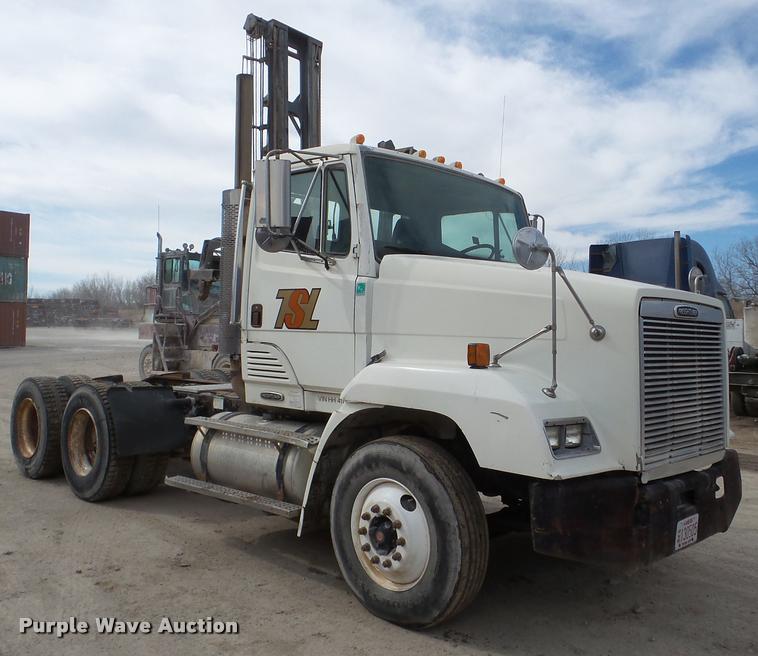 image for item DA7389 2001 Freightliner FLS112 semi truck