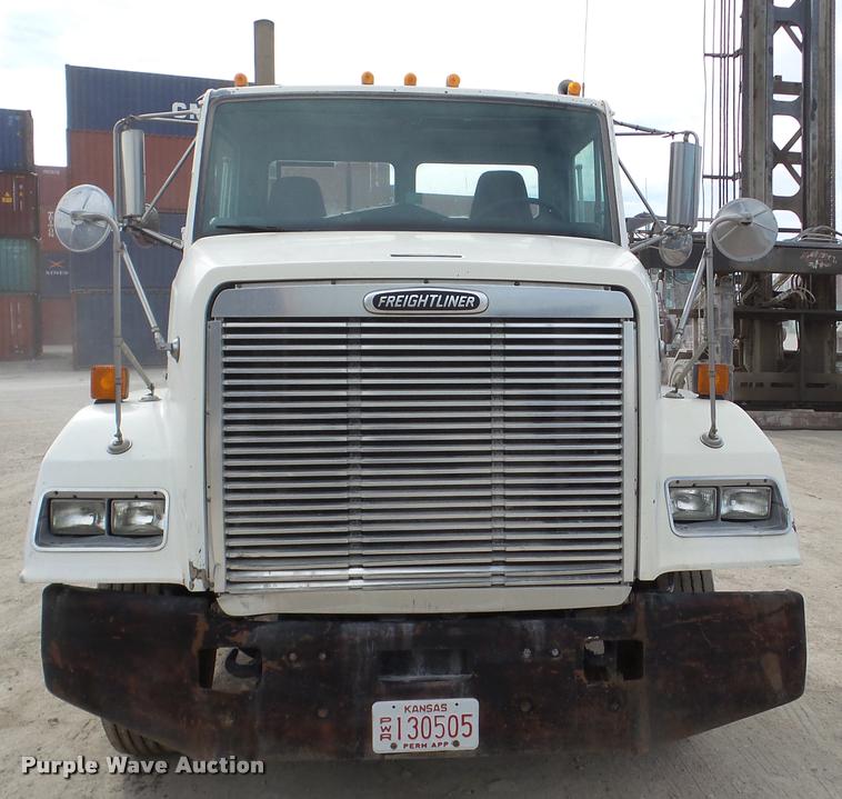 image for item DA7389 2001 Freightliner FLS112 semi truck