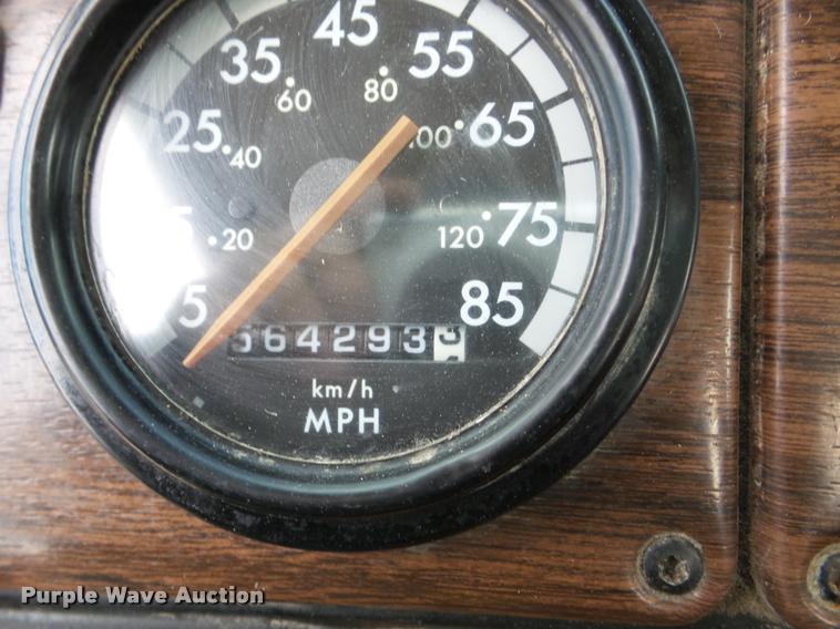 image for item DA7389 2001 Freightliner FLS112 semi truck