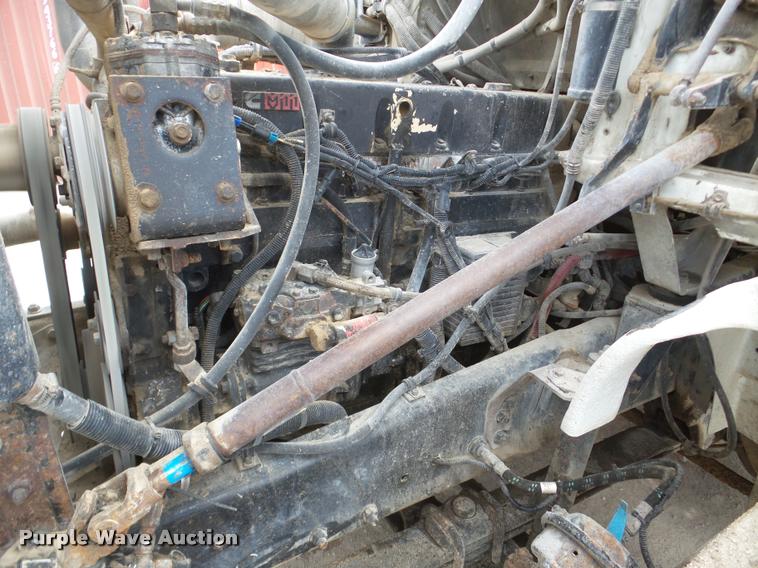 image for item DA7389 2001 Freightliner FLS112 semi truck