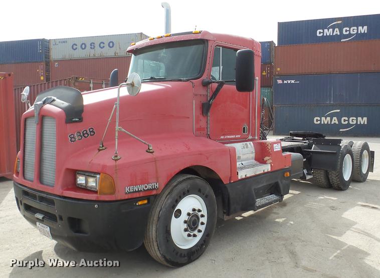 image for item DA7390 1993 Kenworth T600 semi truck