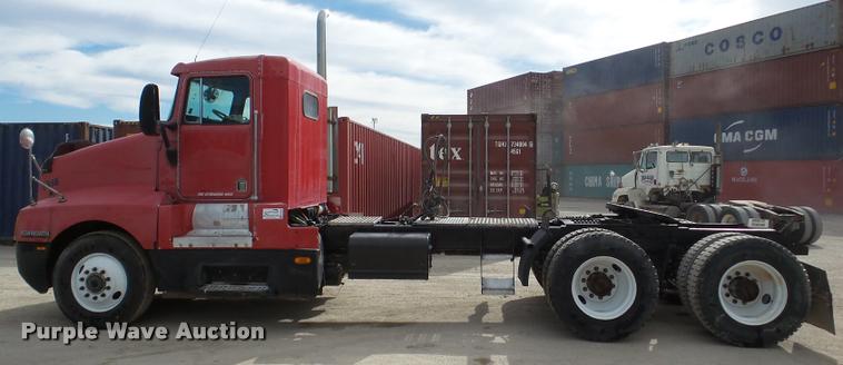 image for item DA7390 1993 Kenworth T600 semi truck