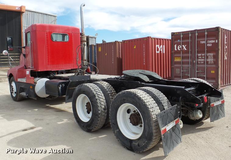 image for item DA7390 1993 Kenworth T600 semi truck