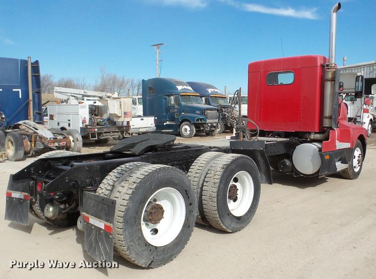 image for item DA7390 1993 Kenworth T600 semi truck