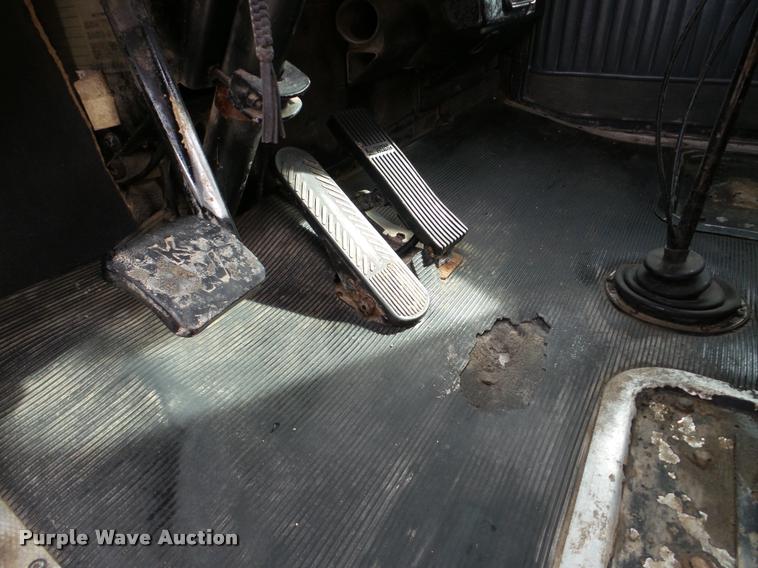 image for item DA7390 1993 Kenworth T600 semi truck